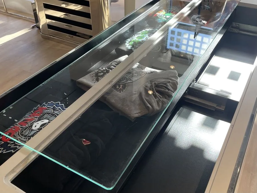 Retail glass display case cleaning Las Vegas Strip store